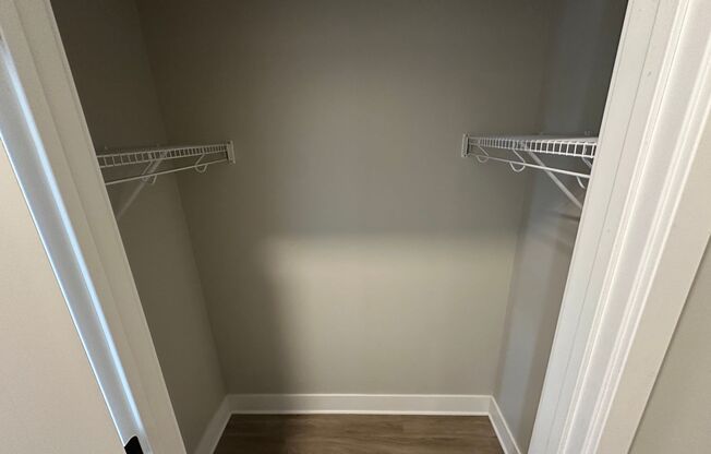 1 bed, 1 bath, 555 sqft, $1,470, Unit 119
