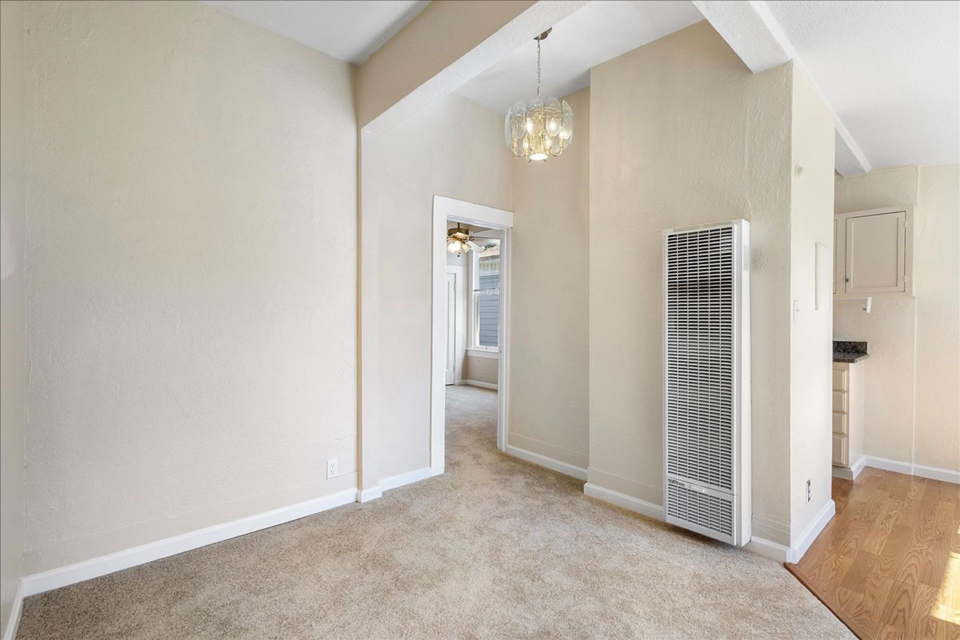 2241 San Jose Ave #D - 1 bedroom | 1 bath | Upper unit