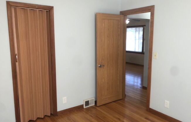 2 beds, 1 bath, $1,345