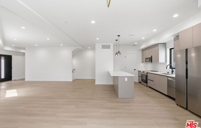 3851 DON TOMASO DR