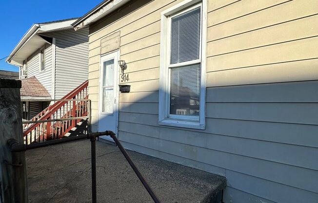 1 bed, 1 bath, $825, Unit 914 Roberts St