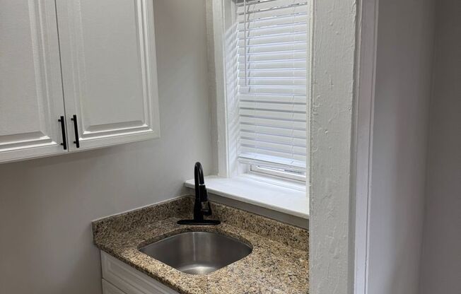 Studio, 1 bath, 300 sqft, $1,295, Unit #609