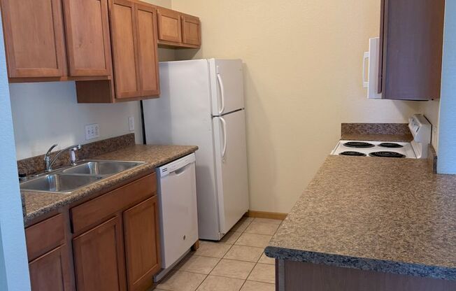 3 beds, 2 baths, 1,183 sqft, $1,163, Unit AC07B