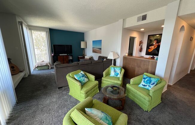 Ocean Front Living! 3 Bedroom Condo!!