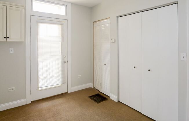 2 beds, 1 bath, 825 sqft, $2,895, Unit 3852-2