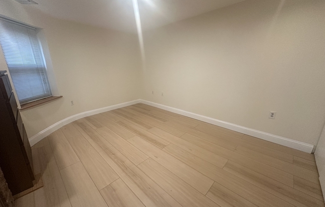 84 Gainsborough St 204