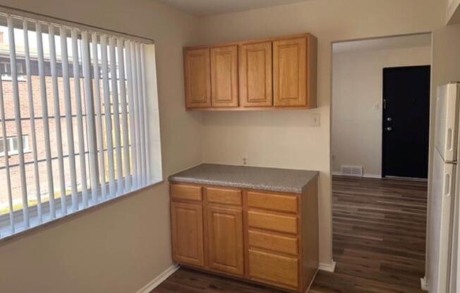 2 beds, 1 bath, 800 sqft, $1,100