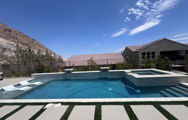 Resort Style Luxury with Mountain Views!