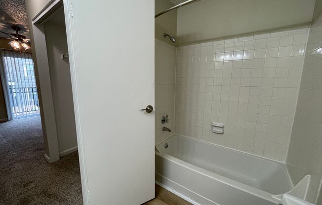 1 bed, 1 bath, 652 sqft, $1,225, Unit #304