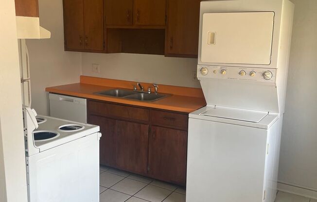 1 bed, 1 bath, $850, Unit UNIT 8