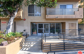 340 HAYWORTH AVE