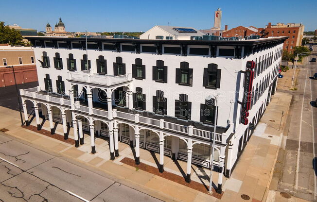 300 N MAIN ST