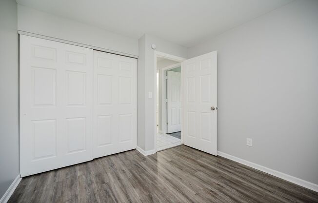 2 beds, 1.5 baths, 850 sqft, $1,275, Unit 6300 6