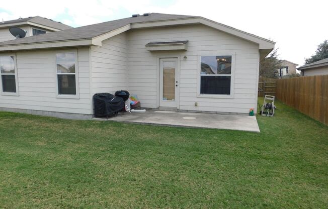 3 beds, 2 baths, $1,600