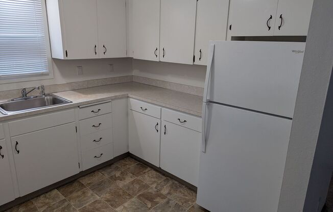 1 bed, 1 bath, $1,050, Unit 4930