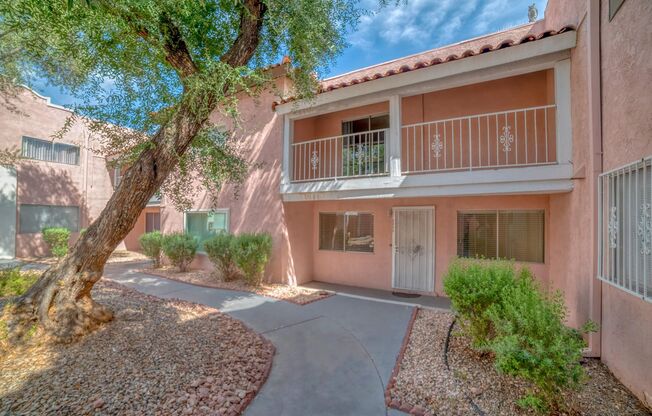 LOVELY MOVE-IN READY TWO-STORY TOWNHOME!