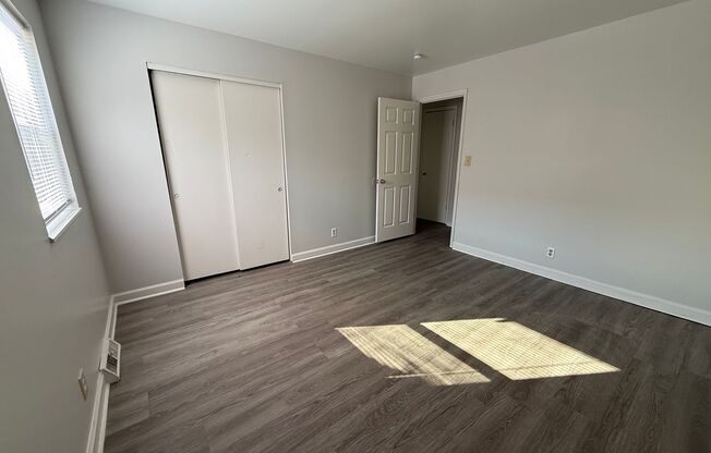 2 beds, 1 bath, 908 sqft, $835, Unit 5003 Sycamore