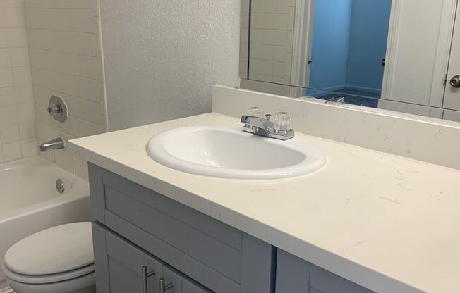 2 beds, 2 baths, 1,038 sqft, $1,215, Unit 0108