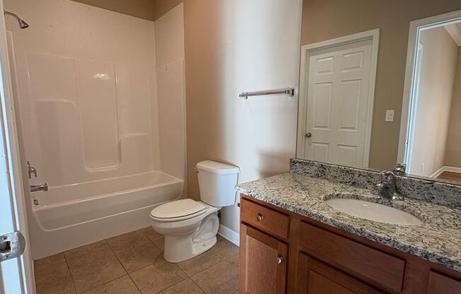 1 bed, 1 bath, 780 sqft, $795, Unit 252-H