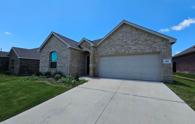 Charming 3-Bedroom Home with Open-Concept Living & Spacious Backyard