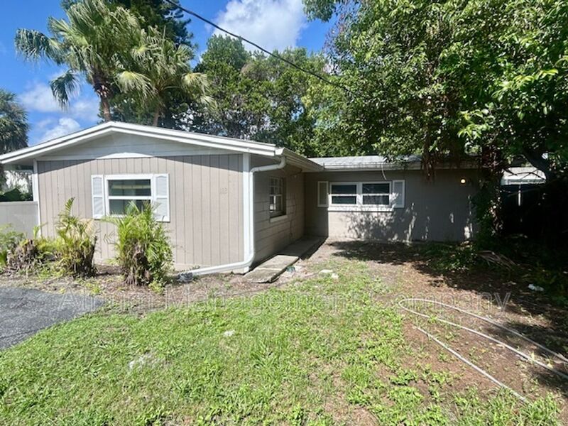 1128 LATTA LN