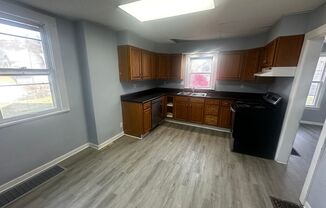 3 beds, 1 bath, $1,250