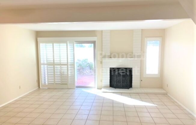 ***Charming 2 bed / 2 bath Townhome in Coastal Carlsbad - Available 04/15***