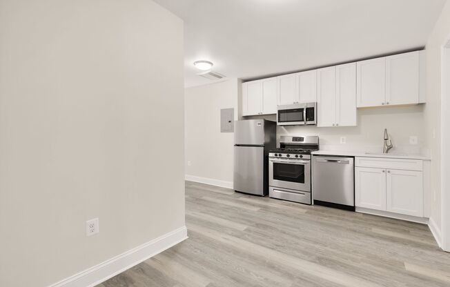 3 beds, 1 bath, $1,000, Unit 2