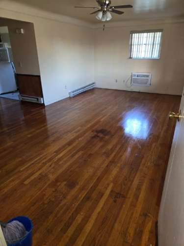 1600 CRESTHILL AVE