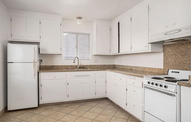 1836 Central Ave #H -  1 bedroom / 1 bathroom