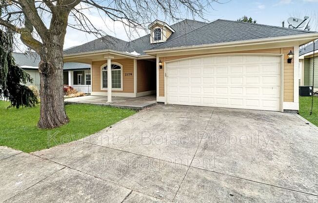 2179 N EAGLE CRK LN