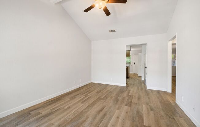 Charming 2-Bedroom, 1-Bath Duplex in Northwest Hills!