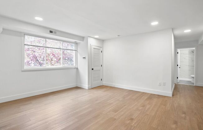 4 beds, 2 baths, 1,002 sqft, $4,950, Unit 117