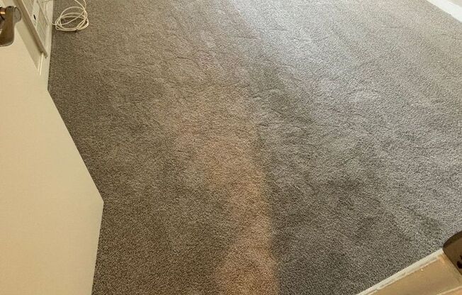 2 beds, 1 bath, 930 sqft, $2,600, Unit 076