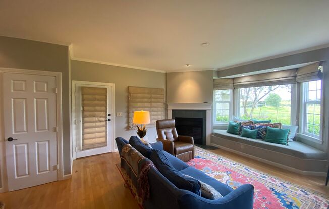 Charming Kamuela Cottage | 2BR/3BA + Bonus Room | Mountain Views