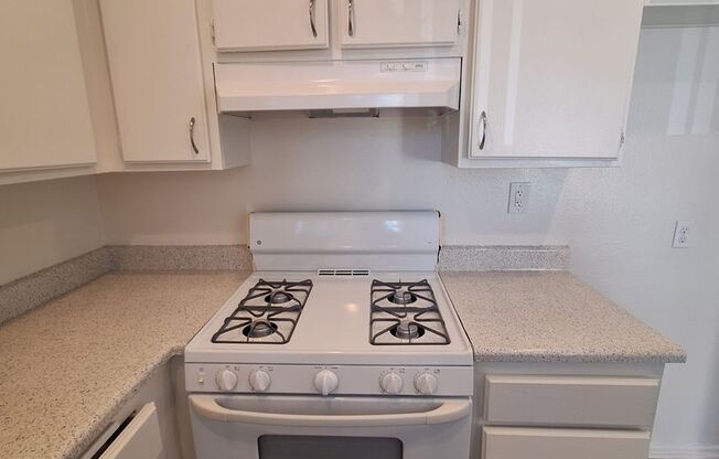 1 bed, 1 bath, 691 sqft, $2,125, Unit 420C