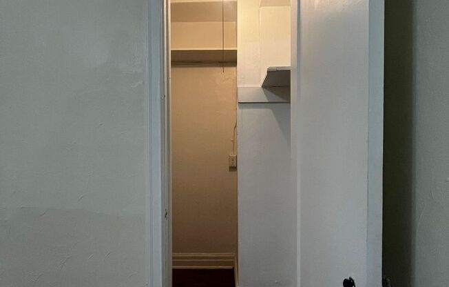 Studio, 1 bath, 294 sqft, $1,245, Unit New King Edward 2A4