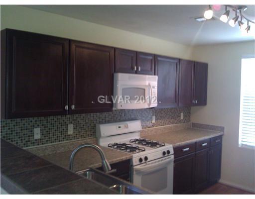 3 beds, 2 baths, $1,600