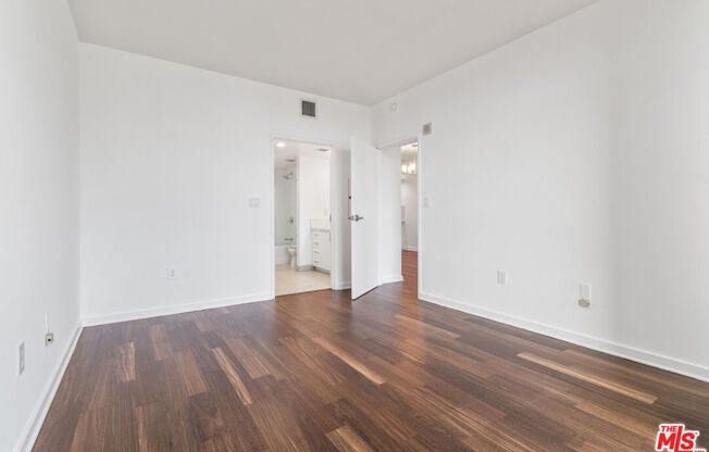 2 beds, 3 baths, 1,434 sqft, $8,000, Unit 1631