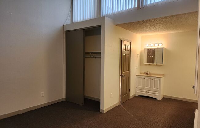 1 bed, 1 bath, 803 sqft, $1,695, Unit 253