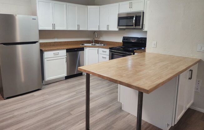 2 beds, 1 bath, 850 sqft, $1,175, Unit 23