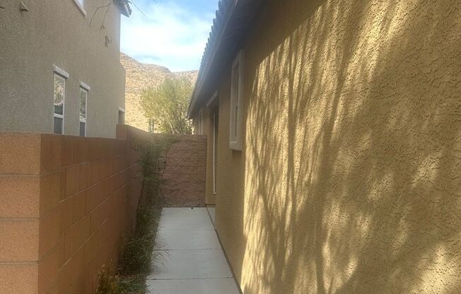 SW Near Rhodes Ranch!!! Gated!!! Single Story!!! Low Maintenance Desert landscaping Front and back!!!