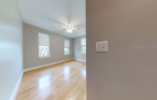 1 bed, 1 bath, 898 sqft, $1,350, Unit B