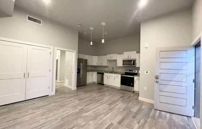 3410 N CAREFREE CIR