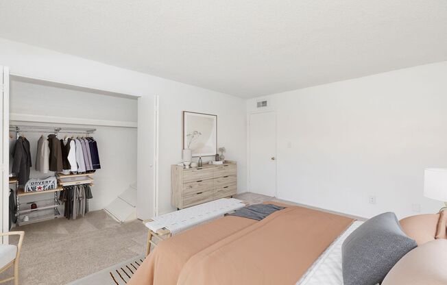 2 beds, 1.5 baths, 1,262 sqft, $1,262, Unit 43