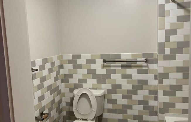 Studio, 1 bath, 719 sqft, $1,565, Unit 403