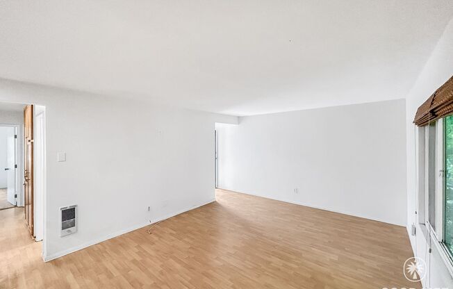 Beautiful 2BD 1 BA Condo in Pacific Beach w/ Reserved Parking