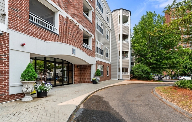 2 beds, 2 baths, 1,170 sqft, $3,650, Unit 204