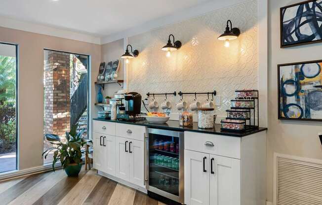 Community kitchenette at Grand Pavilion Apartments in Tampa, FL