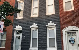 Modern Large and spacious house available in Locus Point